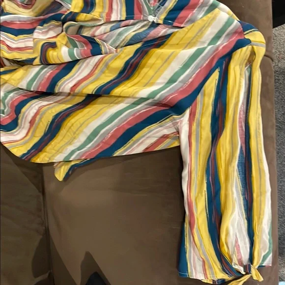 Staccato Yellow and Blue 3/4 Sleeve Boxy Blouse - Picture 4 of 4